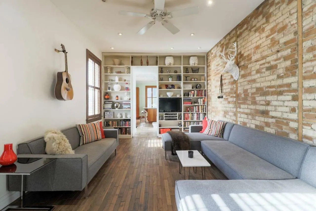 Chic Toronto Townhouse With Private Patio Villa