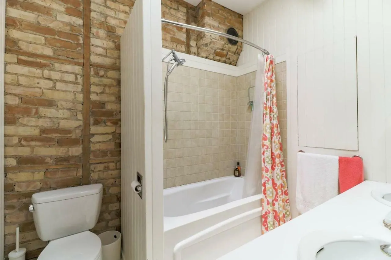 Holiday home Chic Toronto Townhouse With Private Patio Villa Canada